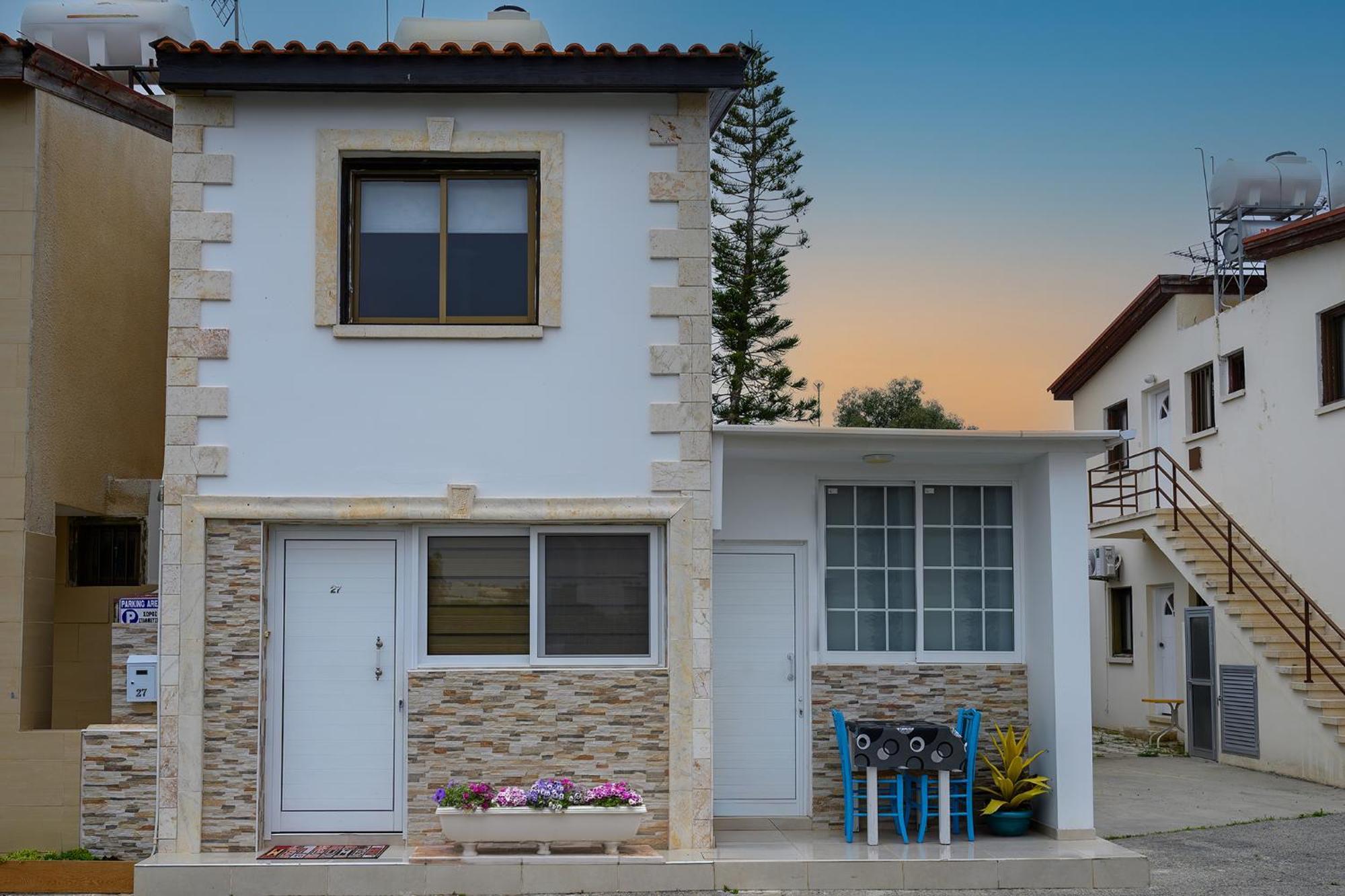 Demetris Apartment Meneou Екстериор снимка