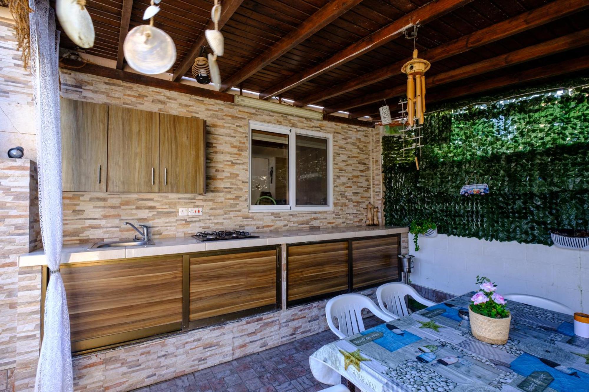 Demetris Apartment Meneou Екстериор снимка