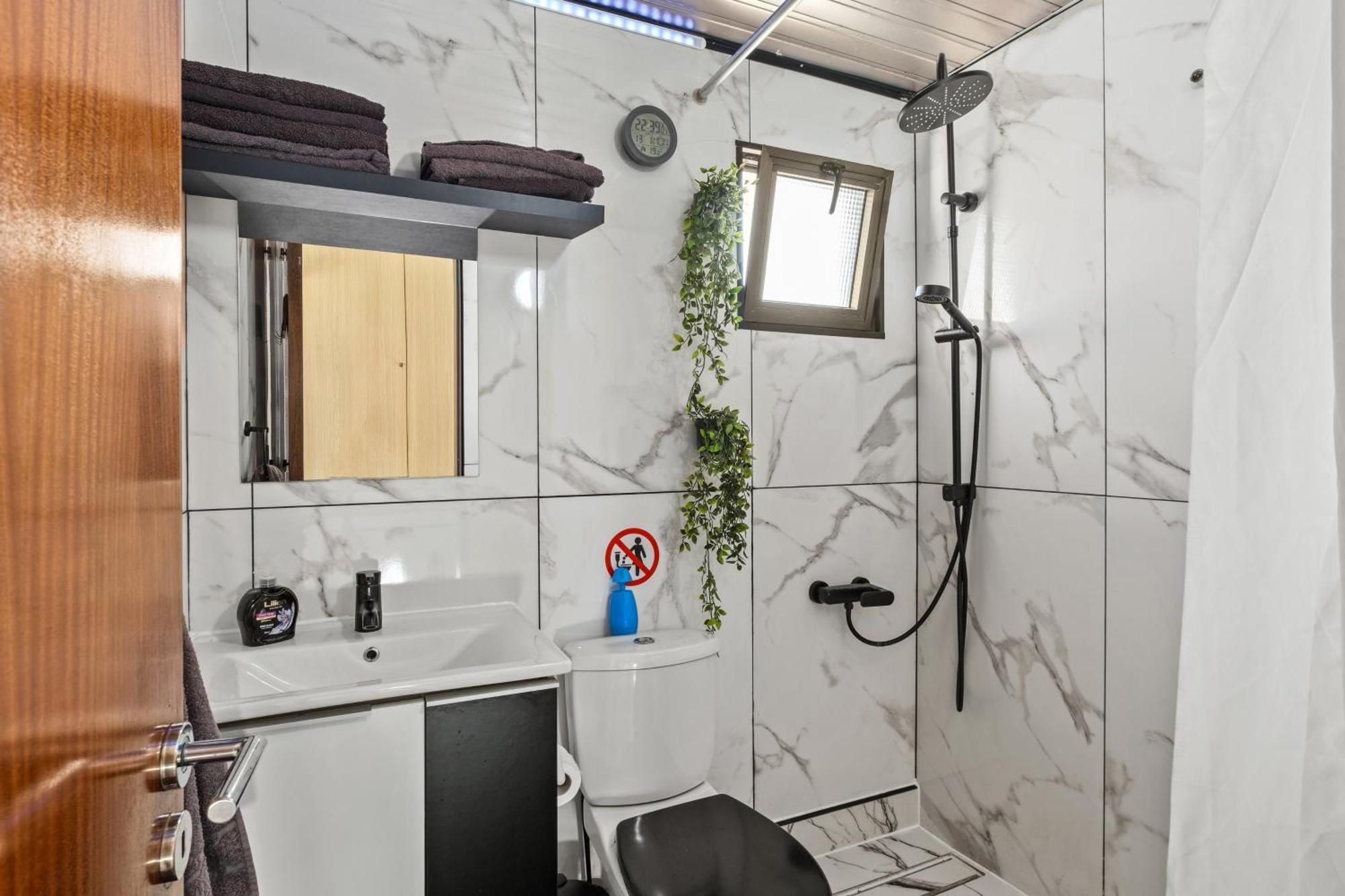 Demetris Apartment Meneou Екстериор снимка
